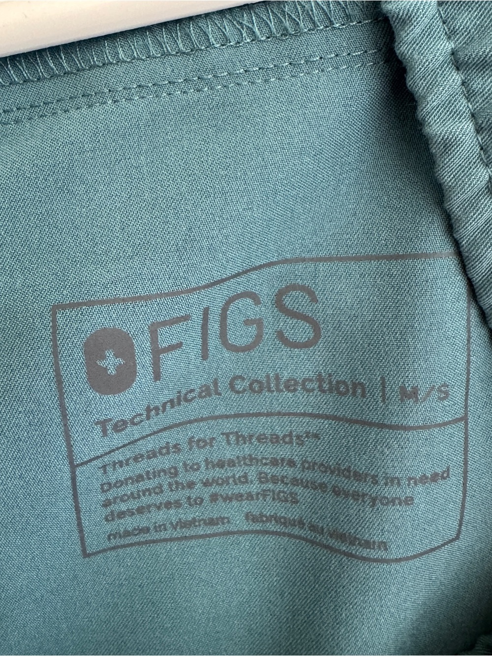 FIGS Men’s Hydrogreen Scrub Set - Picture 6 of 6